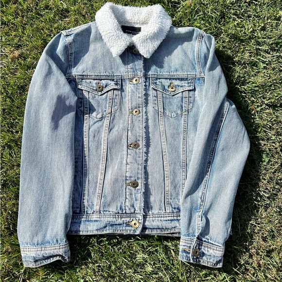 Stonewashed Jean Denim jacket Articles of Society Lisa L faux Sherpa trucker - Picture 2 of 10